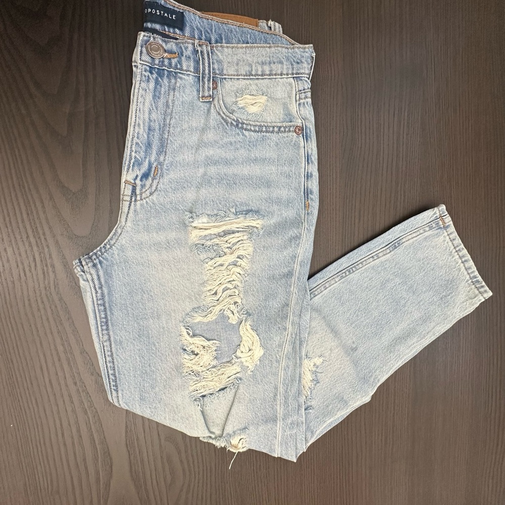 Aéropostale Light Blue Distressed Jeans